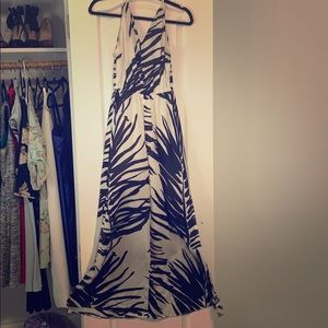 Maxi dress with sexy skits